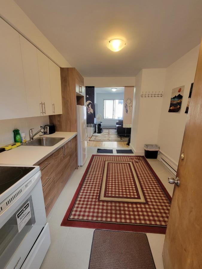Full kitchen - Fast Wifi - Bar&Restaurants Hotel #4 Montréal Exterior foto